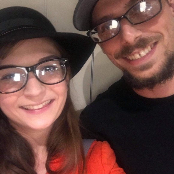 Meet your Posher, Danielle - Picture 1 of 1